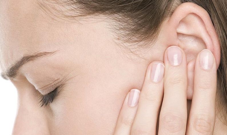 Đau tai trái kéo dài gây ảnh hưởng lớn tới cuộc sống của người bệnh